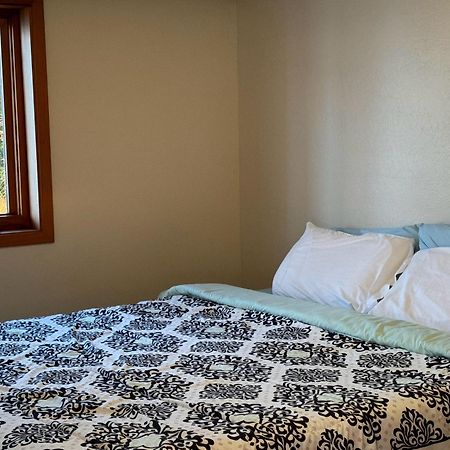 Amazing Oceanview 2 Bedroom Oceanfront! By Oceanviewhottubs Shelter Cove, Ca Tesla Ev Station Exterior photo