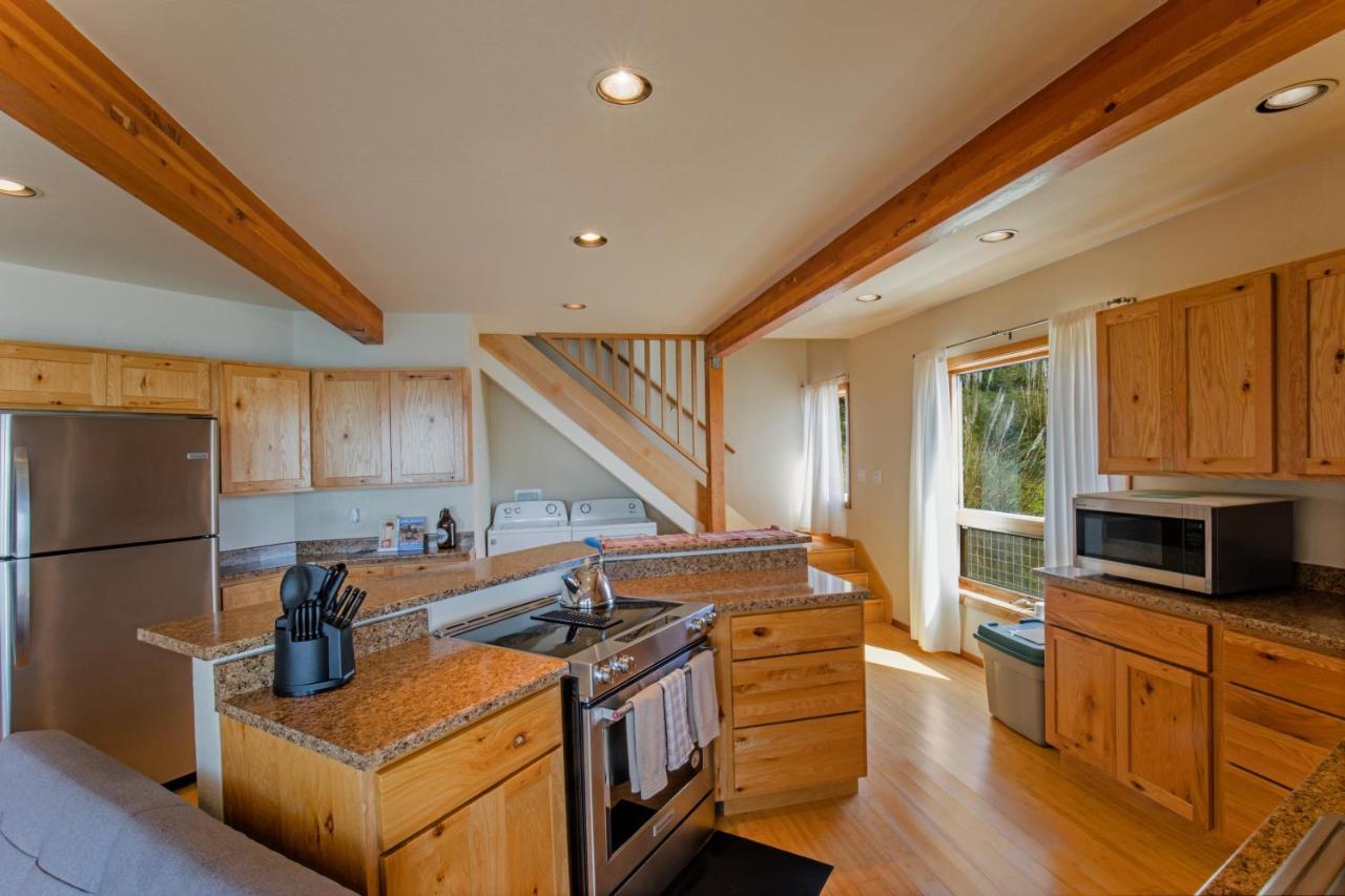 Amazing Oceanview 2 Bedroom Oceanfront! By Oceanviewhottubs Shelter Cove, Ca Tesla Ev Station Exterior photo