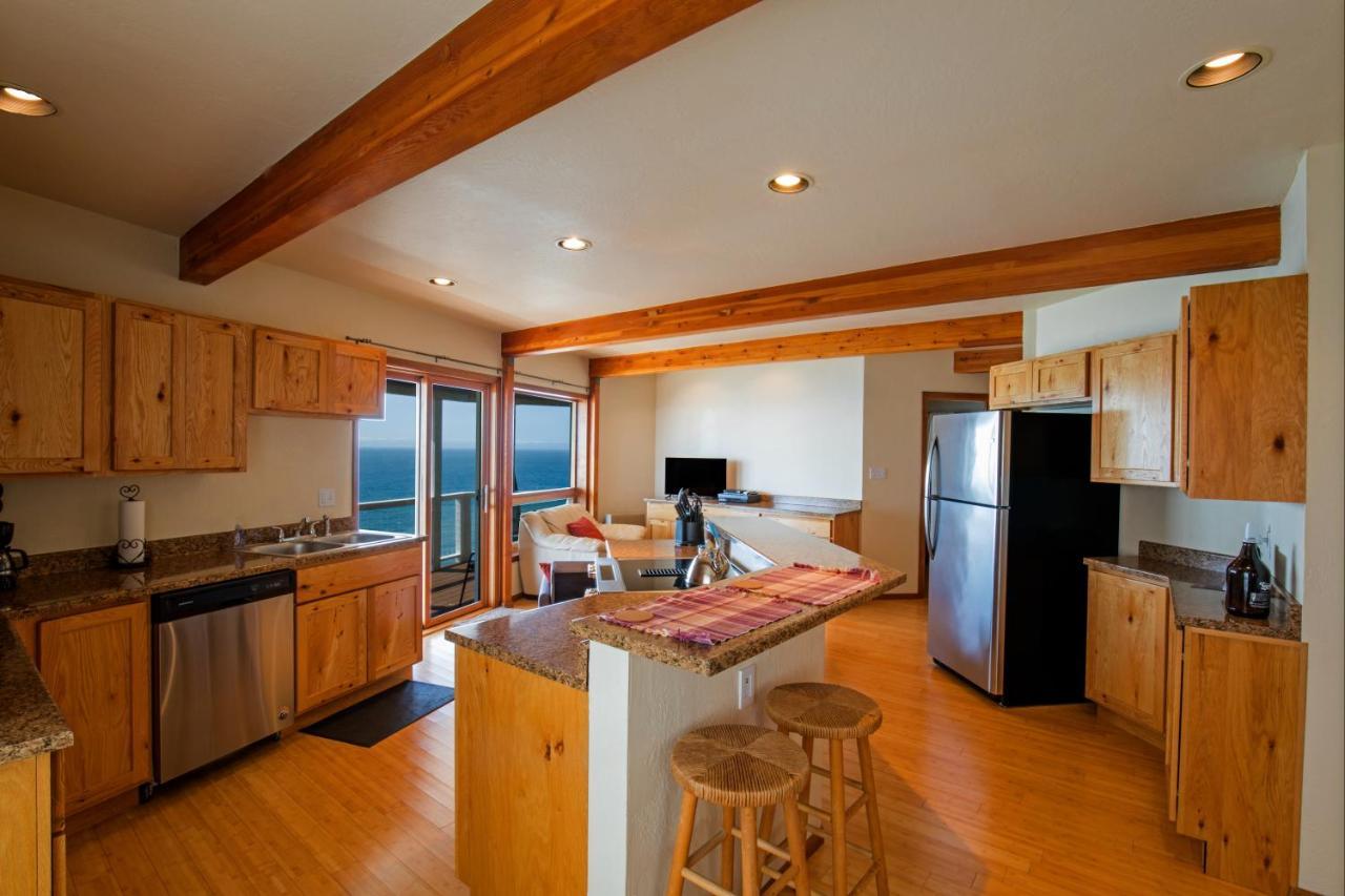 Amazing Oceanview 2 Bedroom Oceanfront! By Oceanviewhottubs Shelter Cove, Ca Tesla Ev Station Exterior photo